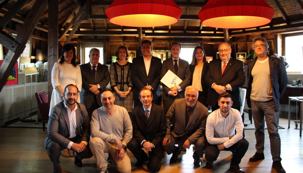 Participantes de la mesa redonda