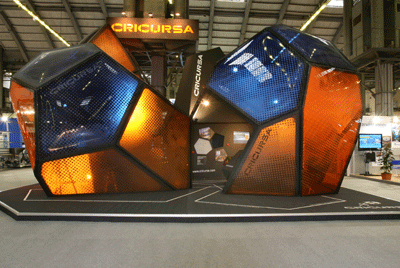 The innovative stand of Cricursa's steel and glass