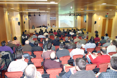 La presentaci�n tuvo lugar el 13 de marzo a las 19 h en la sala de actos del Colegio