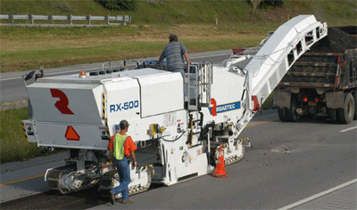 Las fresadoras Roadtec se distinguen por su capacidad de fresar en ambos sentidos de la marcha y su facilidad para ser aplicada como recicladora en...