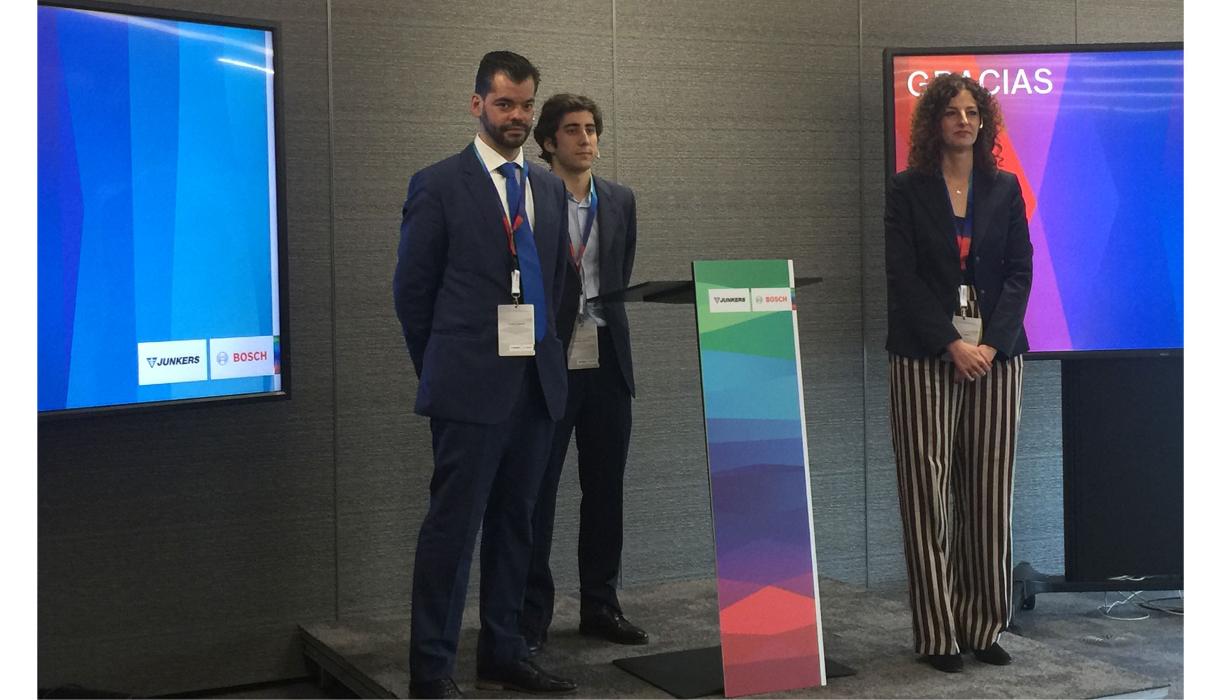 Vicente Gallardo, Fernando Snchez y Alicia Escudero durante la presentacin del nuevo calentador Hydronext