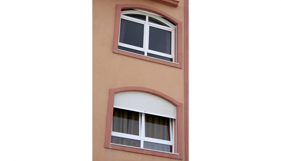 Deceuninck ofrece el nuevo cajn de persiana Protex en tres tamaos distintos, facilitando su uso tanto en ventanas como en puertas balconeras...