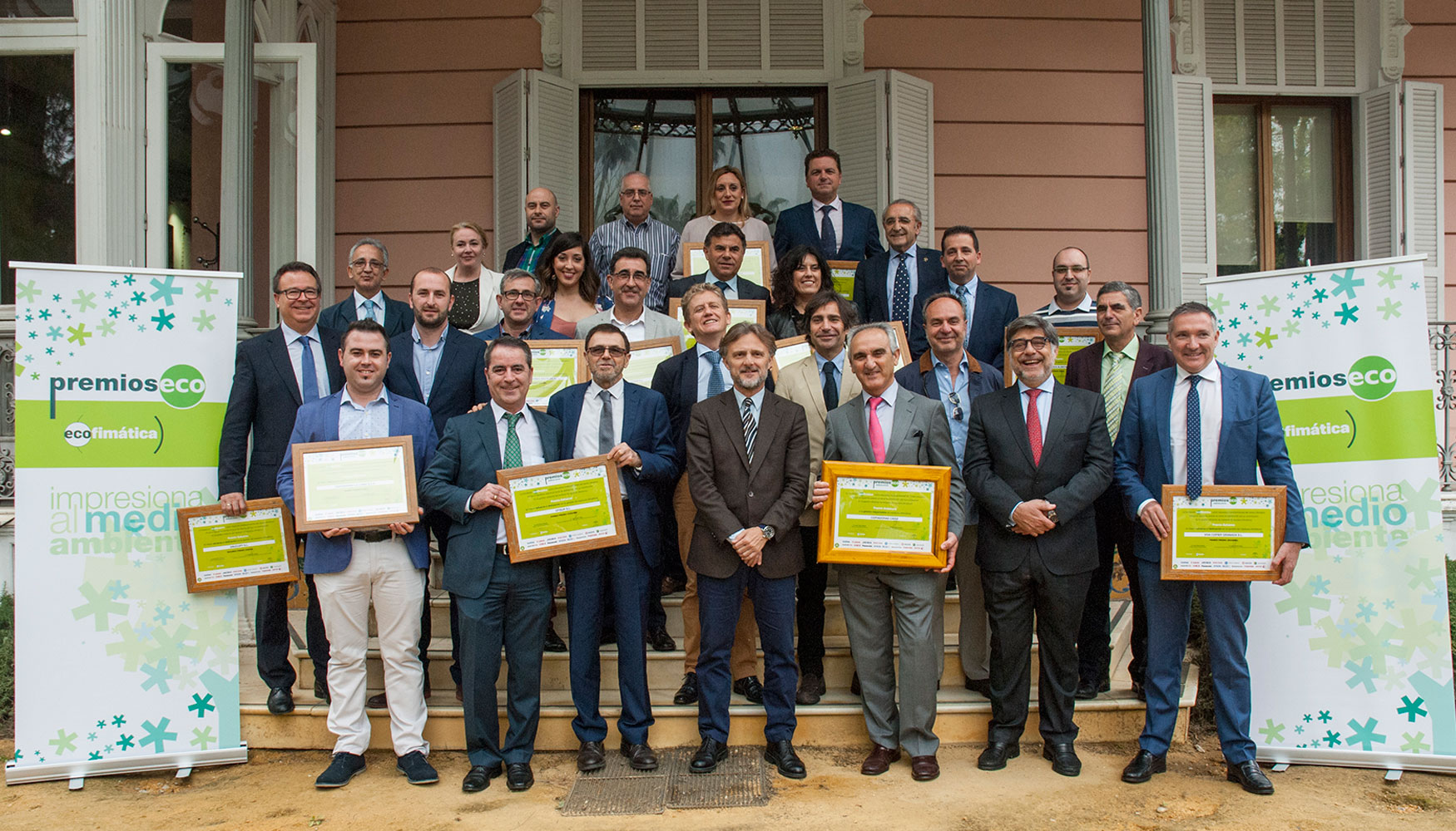 Familia de premiados en los I Premios ECO Andaluca