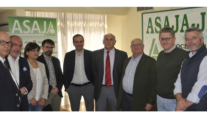 Los responsables de las entidades participantes en el proyecto, durante su presentacin en Asaja-Jan