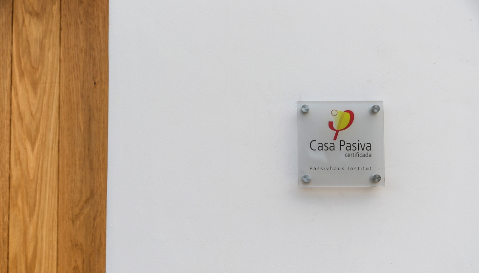 Placa acreditativa de UNA vivienda Passivhaus de Can Tanca (Ibiza)