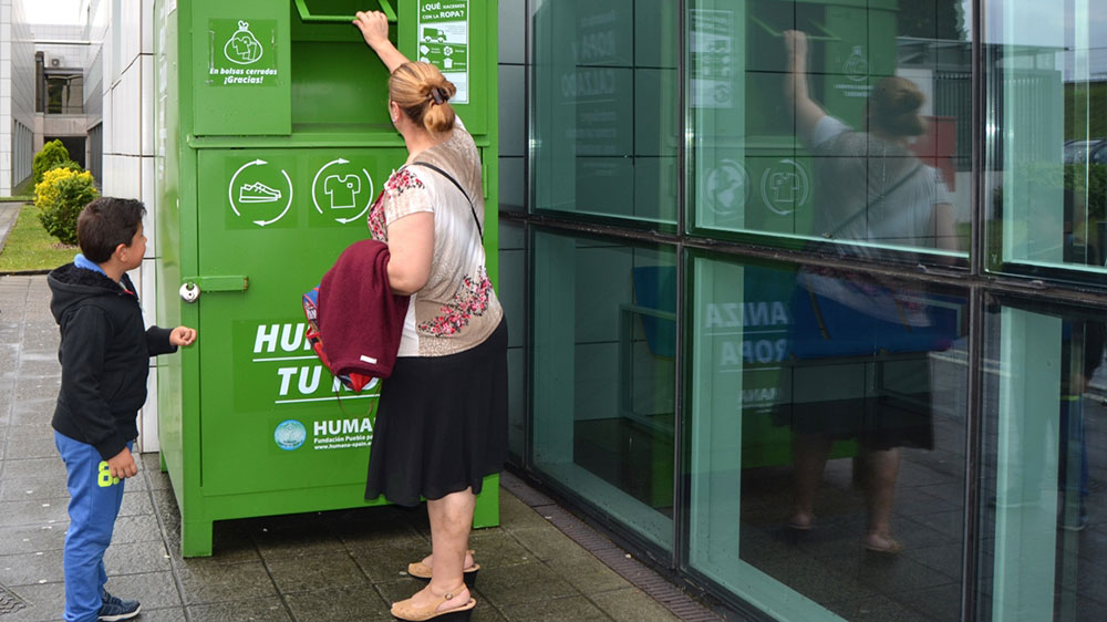 Humana aplaude la decisin de la UE porque permitir equiparar al residuo textil al vidrio, el papel o el plstico...