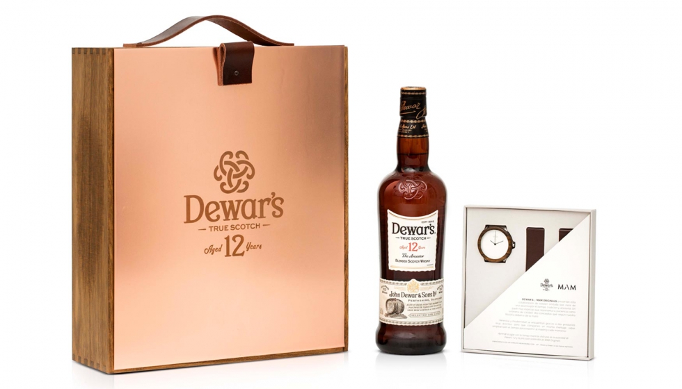 Dewars 12 es un blended scotch con un envejecimiento mnimo de 12 aos con suaves notas de miel y almendra