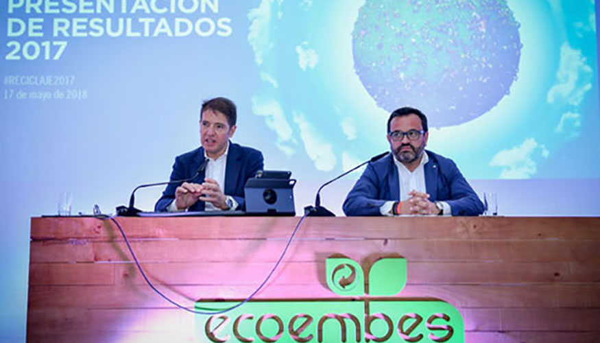 De izquierda a derecha, scar Martn, consejero delegado de Ecoembes, e Ignacio Gonzlez, presidente de Ecoembes