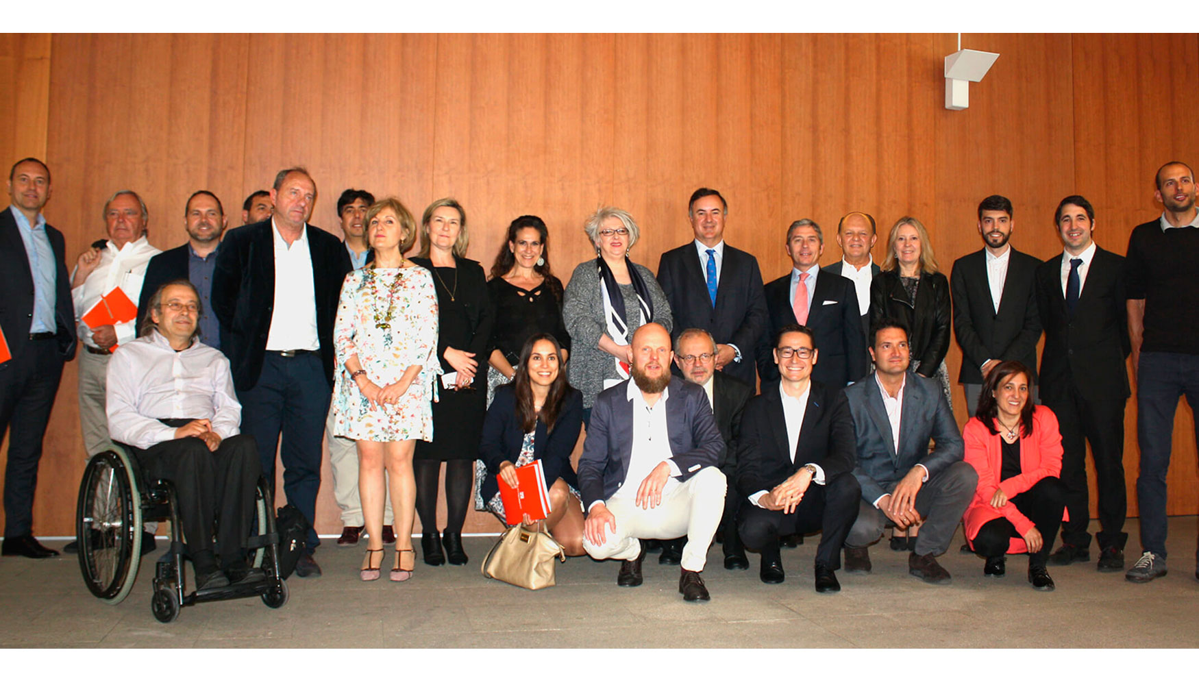 Foto de familia del Comit Tcnico del IV Congreso Edificios Inteligentes, reunido el pasado 8 de mayo en COAM