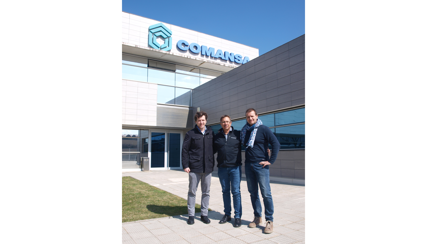 Eric Taboul (en el centro), de Gabay Group, junto a Martn Echevarra y Andrea Bristot en la sede central de Linden Comansa, en Espaa...