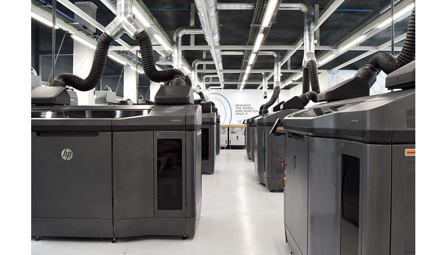 Equipos de la Digital Factory instalada en el IAM 3D Hub