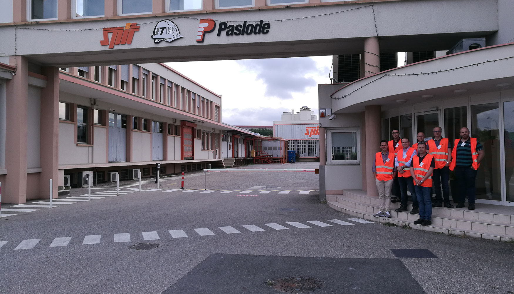 Una de las unidades industriales de Spit Paslode en Francia