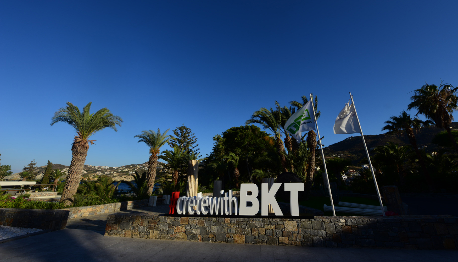 Para los actos de celebracin del 10 aniversario de Earthmax BKT cre el hashtag #CretewithBKT