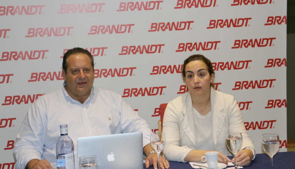 Manuel Gonzlez, director general de Brandt Europe, junto a Luca Cepeda, directora financiera