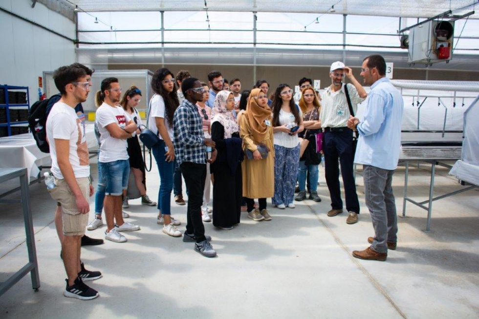 Los universitarios recorrieron las instalaciones del centro acompaados por los tcnicos responsables de cada rea...