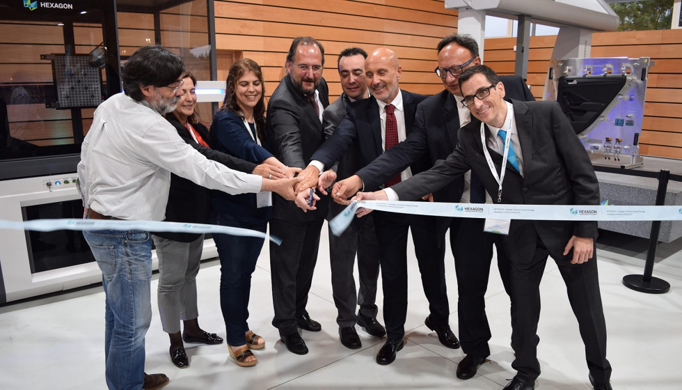 Para la inauguracin del centro no falt el tradicional corte de cinta