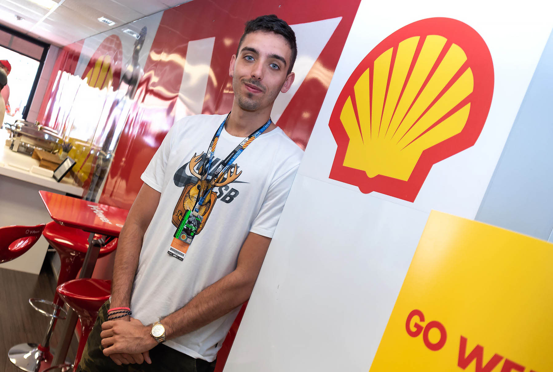 De la mano de Shell, David Garca tuvo la ocasin de conocer el trabajo del Ducati Team y de compartir la celebracin del triunfo de Jorge Lorenzo...
