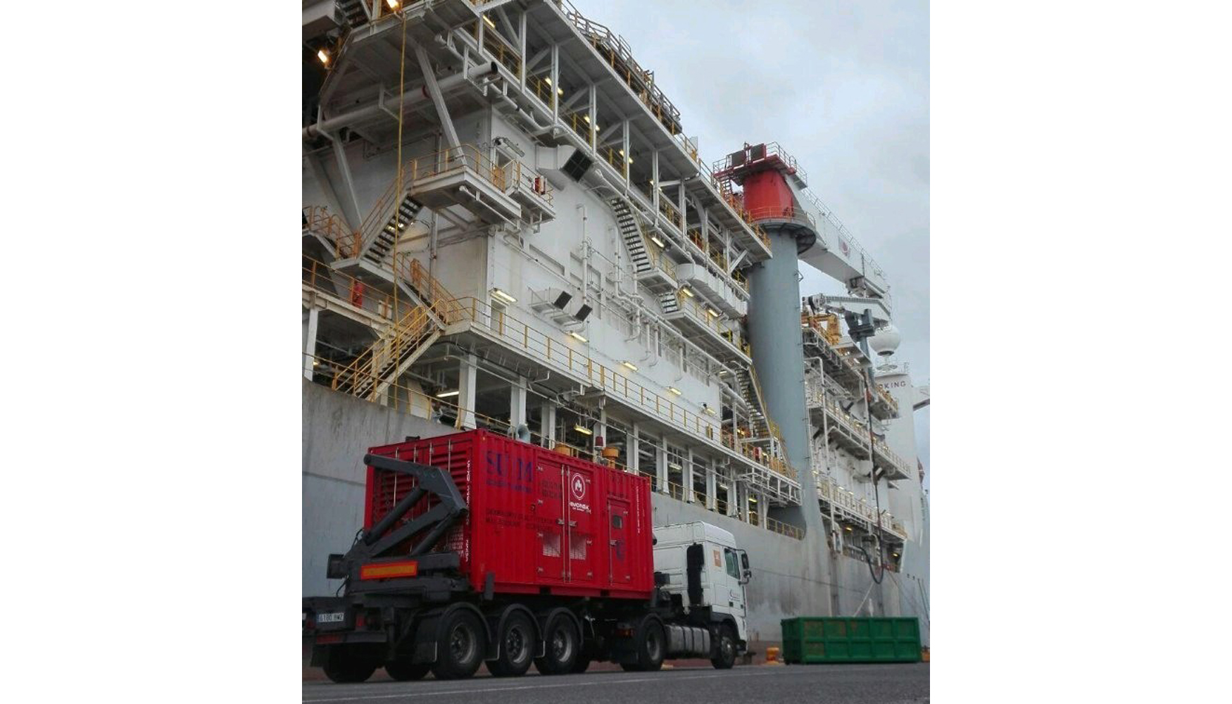 Grupo electrgeno Himoinsa en las tareas de mantenimiento de las plataformas petrolferas en el Puerto de Las Palmas de Gran Canaria...