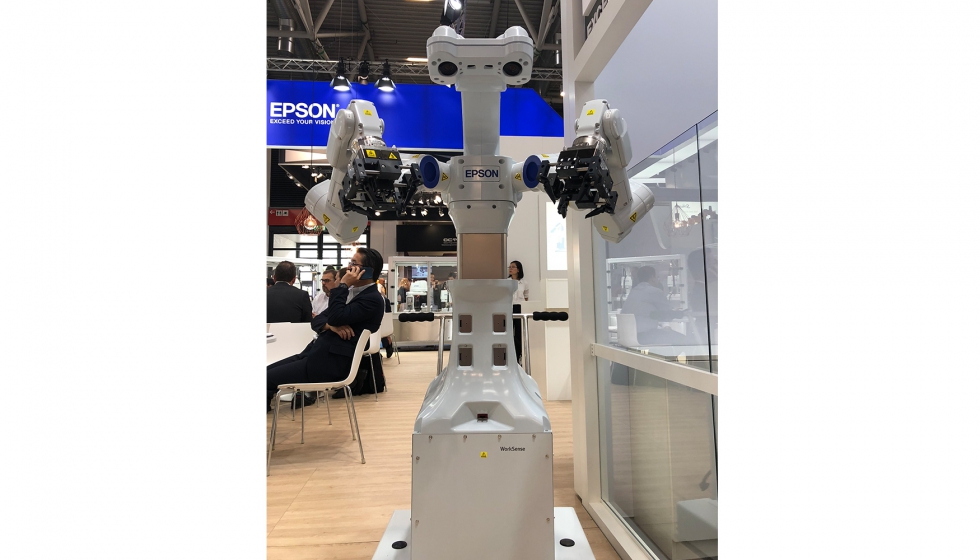 Nuevo robot de dos brazos Epson WorkSense W-01