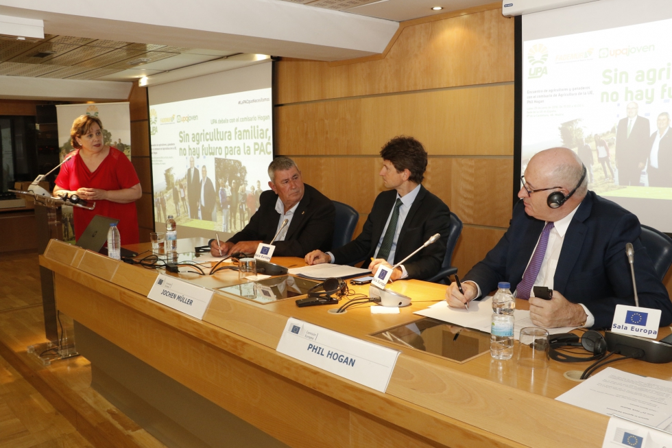 Intervencin de la eurodiputada Clara Aguilera en Madrid durante la reunin con el comisario