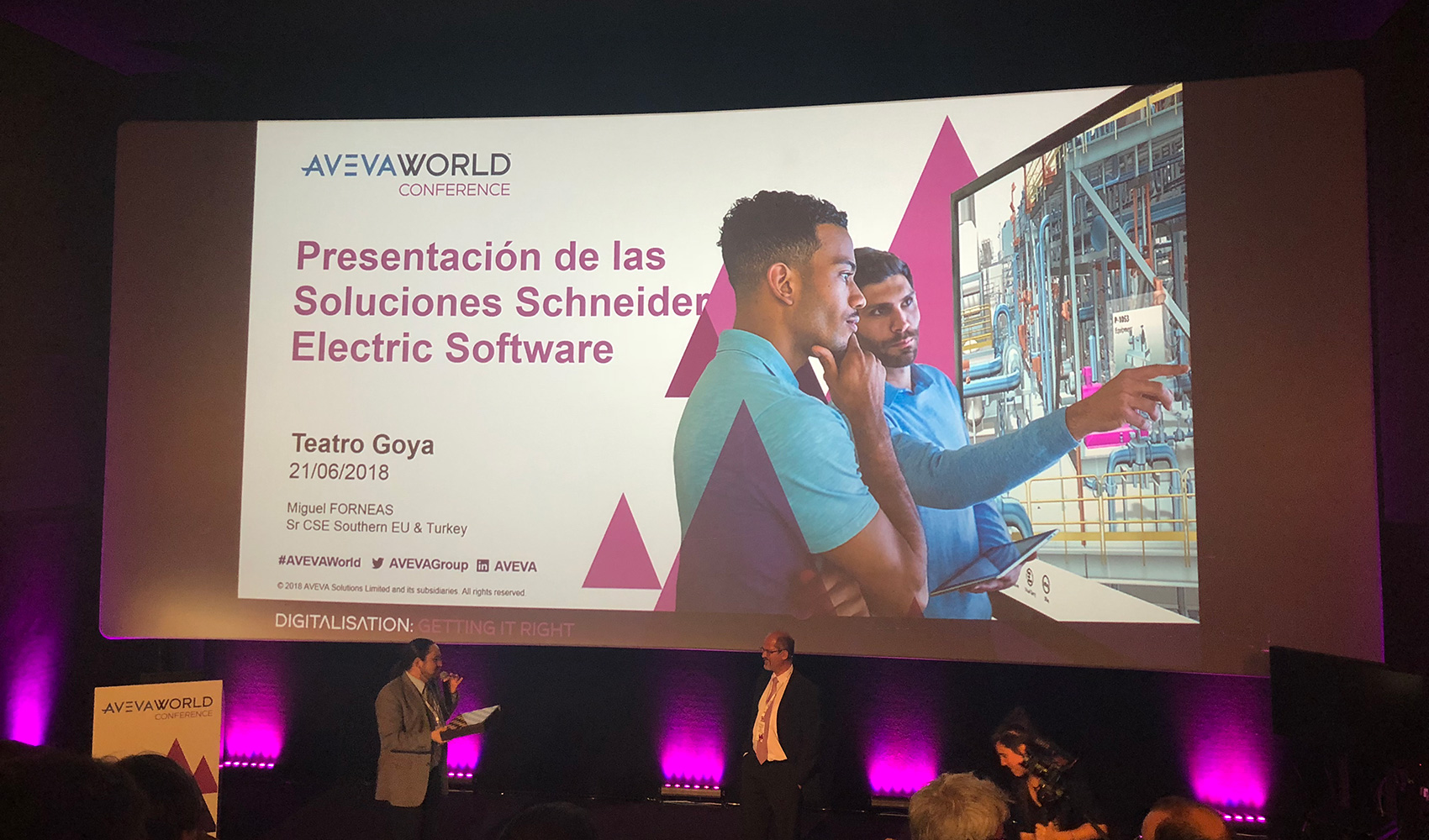 Miguel Frneas, responsable de Ventas en el Sur de Europa y Turqua de Aveva, en su presentacin de las soluciones de software Schneider Electric...