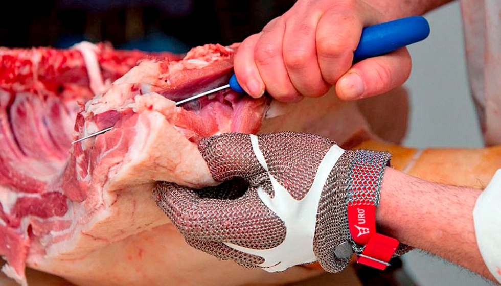 Los guantes de malla metlica previenen cortes y pinchazos cuando se usan cuchillos. Foto: guante URO de Mafepe