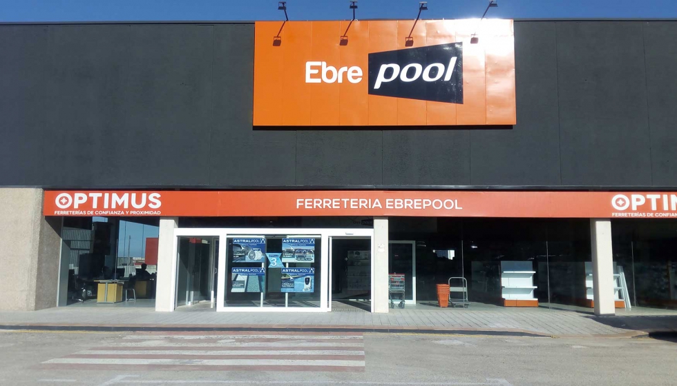 Ebre Pool cuenta con ms de 1.200 m de superficie de venta, 400 m de almacn y parking para 50 vehculos