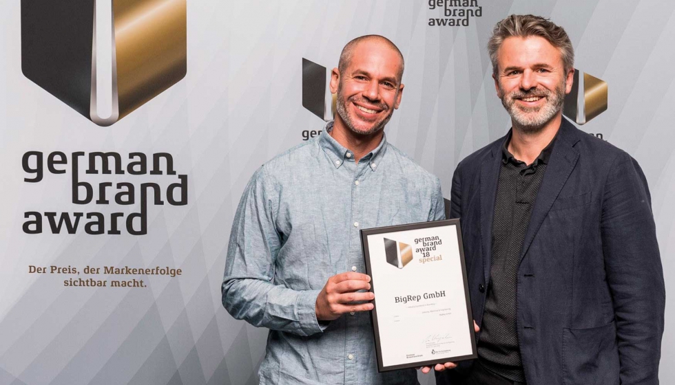 Recibieron el premio German Brand Award Amir Fattal, director de Marketing y Proyectos Creativos de BigRep, y Ralf Chille, diseador de Marca...