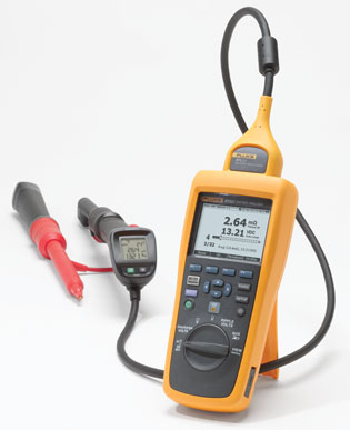 Los analizadores de baterías de la serie BT 500 de Fluke simplifican las pruebas de los sistemas de respaldo del suministro eléctrico para cargas críticas basados en baterías