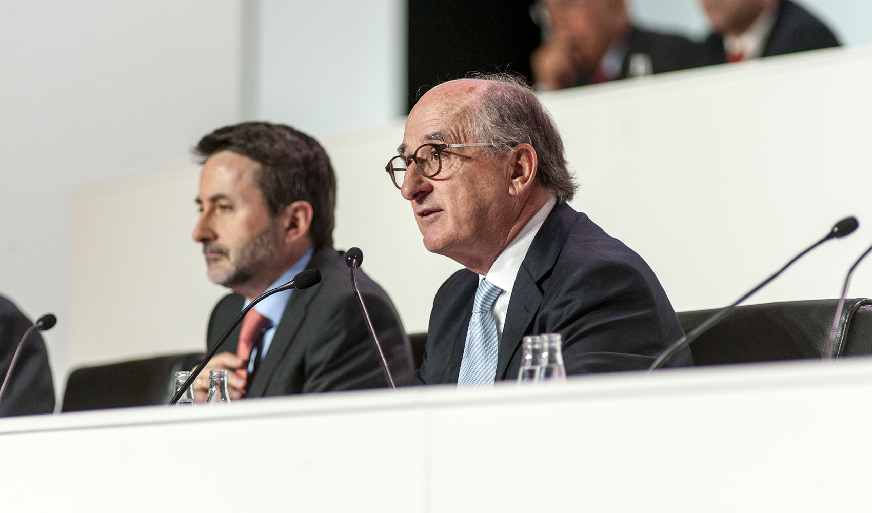 De izquierda a derecha, el consejero delegado de Repsol, Josu Jon Imaz, y el presidente de la compaa energtica, Antonio Brufau...