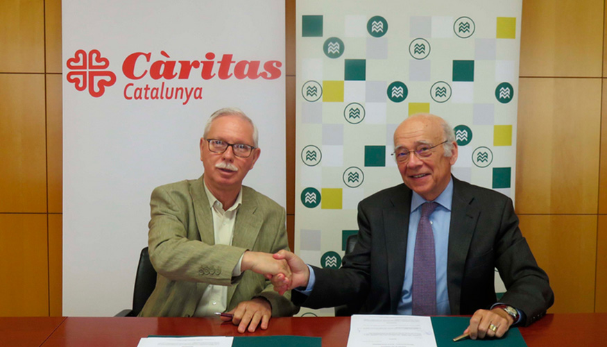 Francesc Roig (izq.) y Alexandre Blasi firmaron en Barcelona un convenio de colaboracin entre Critas Catalunya y Mutua Intercomarcal...
