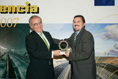 Jos Luis Ordez, Director General de Case para Espaa y Portugal, recibi el galardn en los Premios Potencia 2007