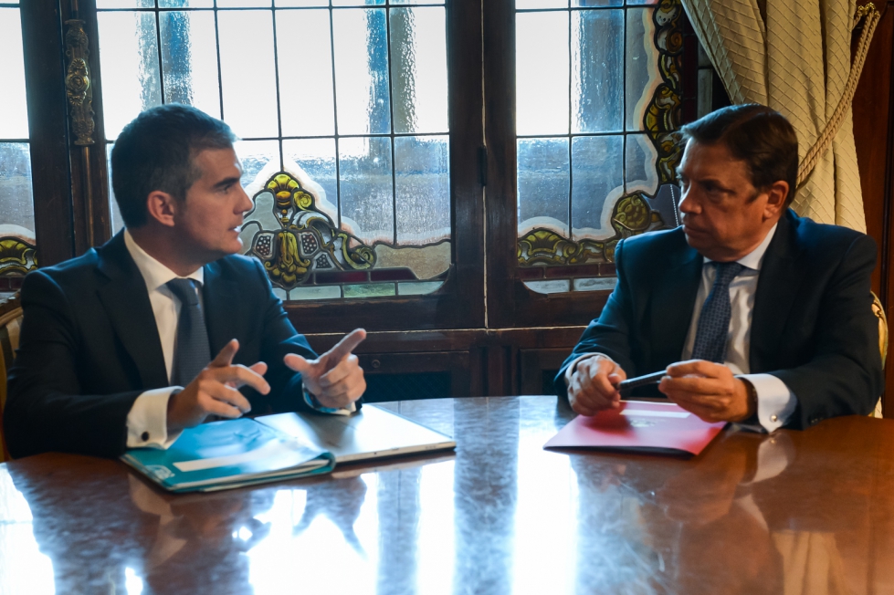 Miguel ngel del Amor y Luis Planas, durante su reunin en la sede del MAPA