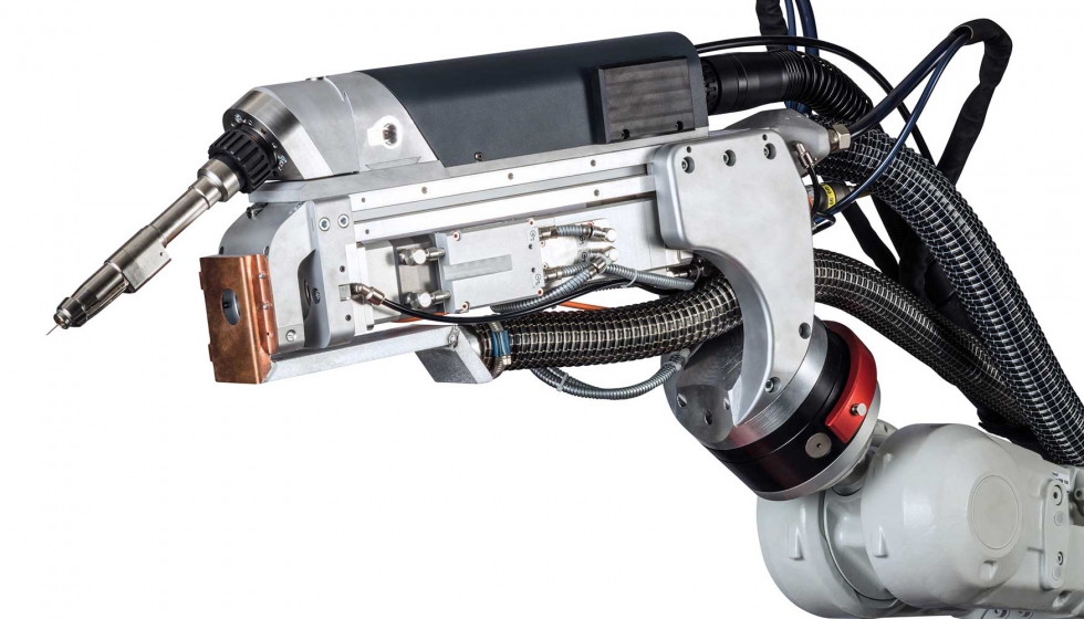 La pieza clave del sistema de soldadura es un cabezal LaserHybrid con una antorcha MIG/MAG y ptica lser incorporada...