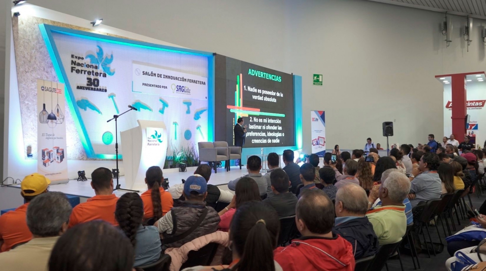 Erick Guerrero Rosas clausur el programa educativo del ciclo de conferencias realizado en Saln de Innovacin Ferretera...
