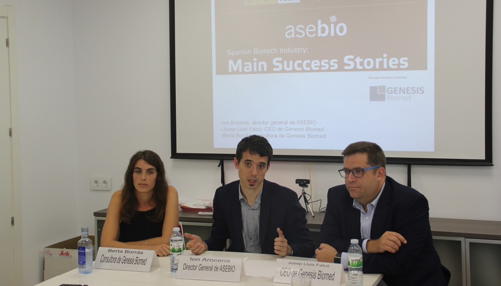 De izquierda a derecha, Berta Borrs, consultora de Genesis Biomed; Ion Arocena, director general de Asebio, y Josep Lluis Falc...