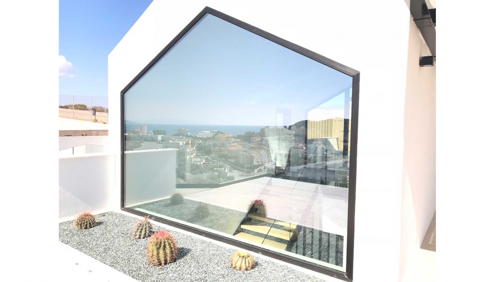 El sistema Euro-Design 70 de Rehau ha facilitado la construccin de ventanas de formas y tamaos especiales