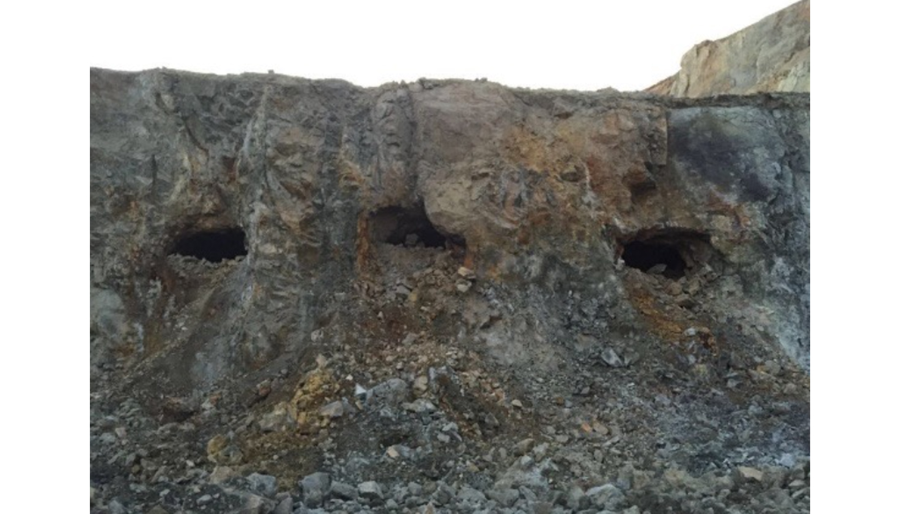 Galeras antiguas en uno de los bancos de trabajo en Cerro Colorado