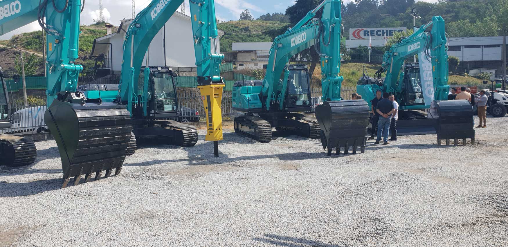 Excavadoras Kobelco en las instalaciones de Fuelmac en Portugal