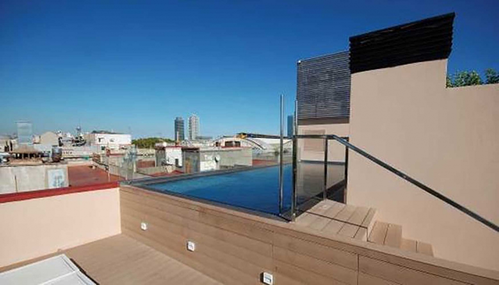 Piscina en Hotel Park Barcelona de Inbeca Wellness Equipment