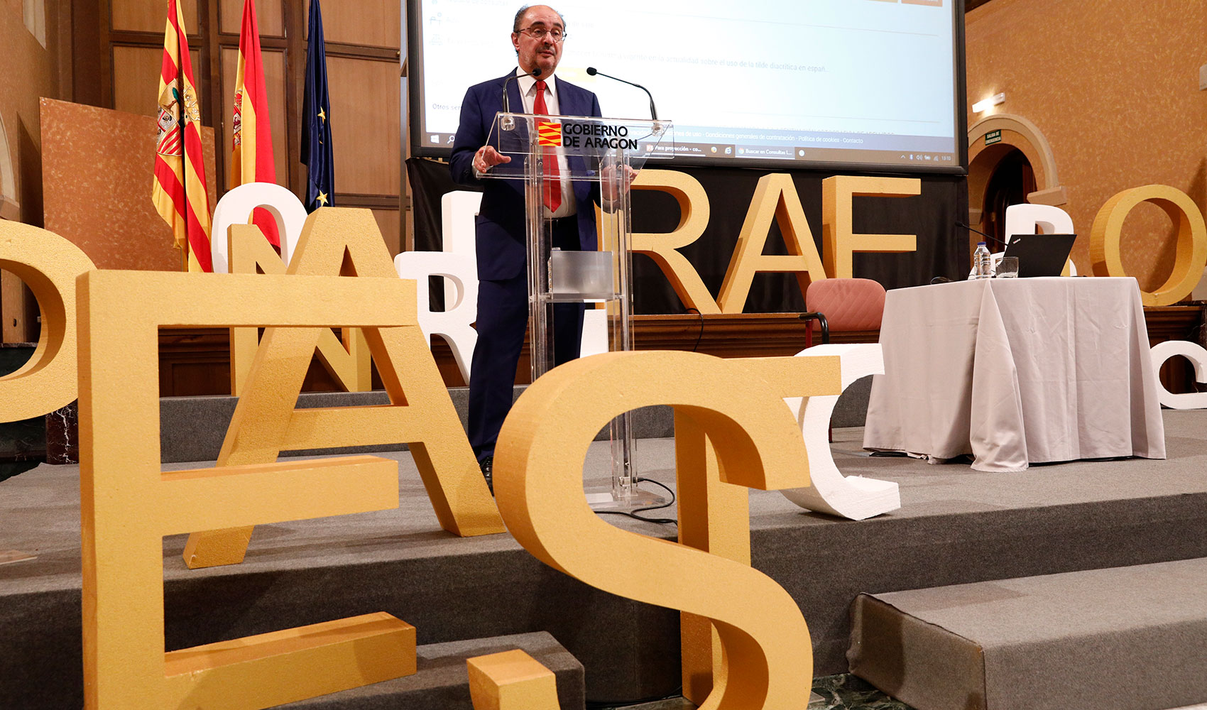 El presidente del Gobierno de Aragn, Javier Lambn, en la presentacin en Zaragoza de 'Enclave RAE'...