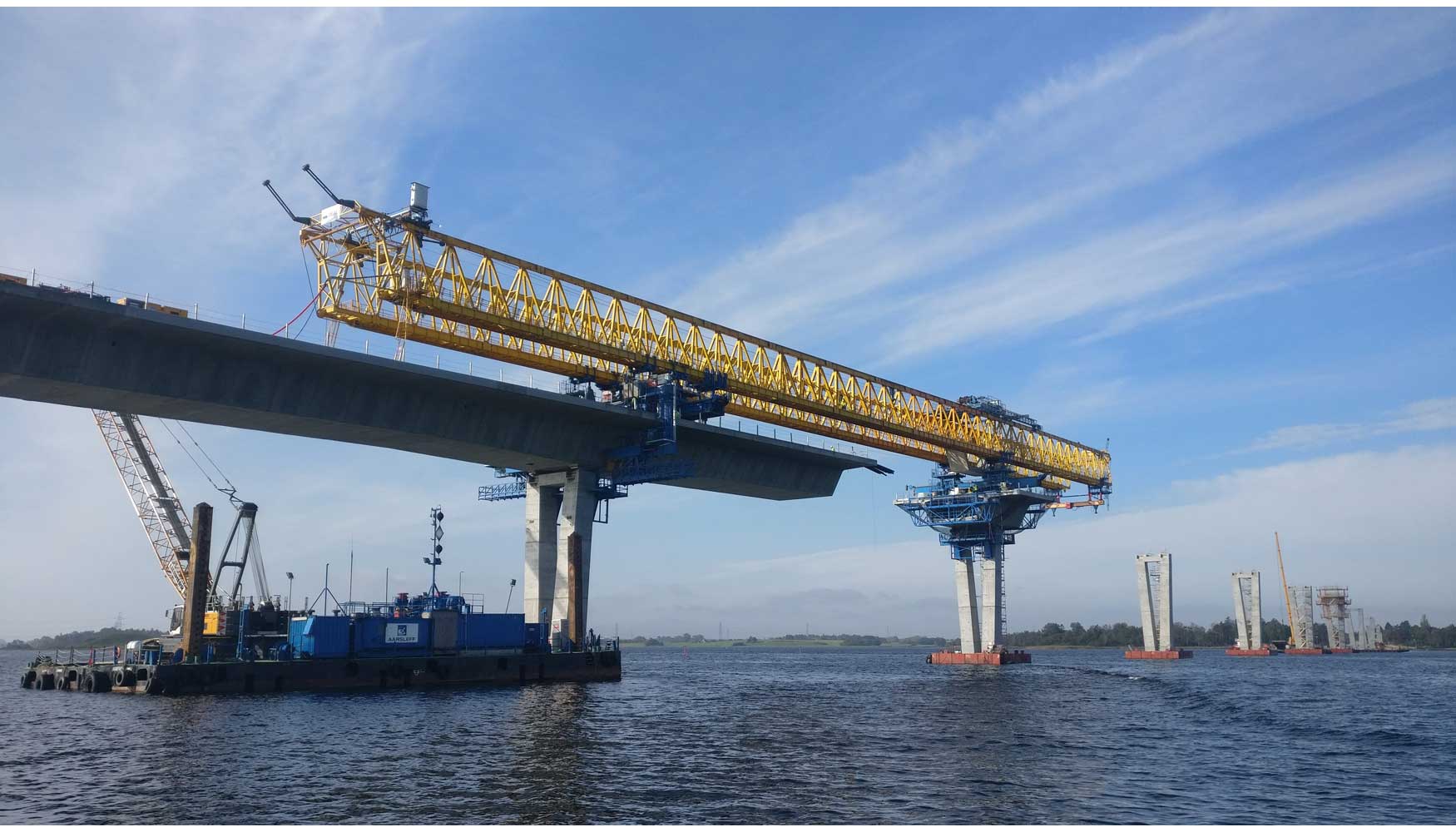 Construccin del puente sobre el fiordo de Roskilde, en Dinamarca