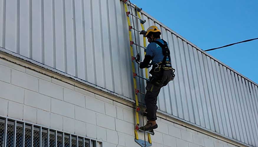 Escalera flexible Aluflex para trabajos verticales