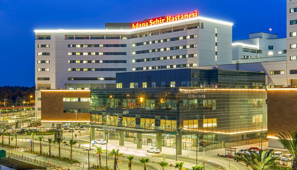 Adana Integrated Health Campus es un complejo de hospitales vanguardista de Turqua que abarca tres clnicas especializadas con una capacidad total...