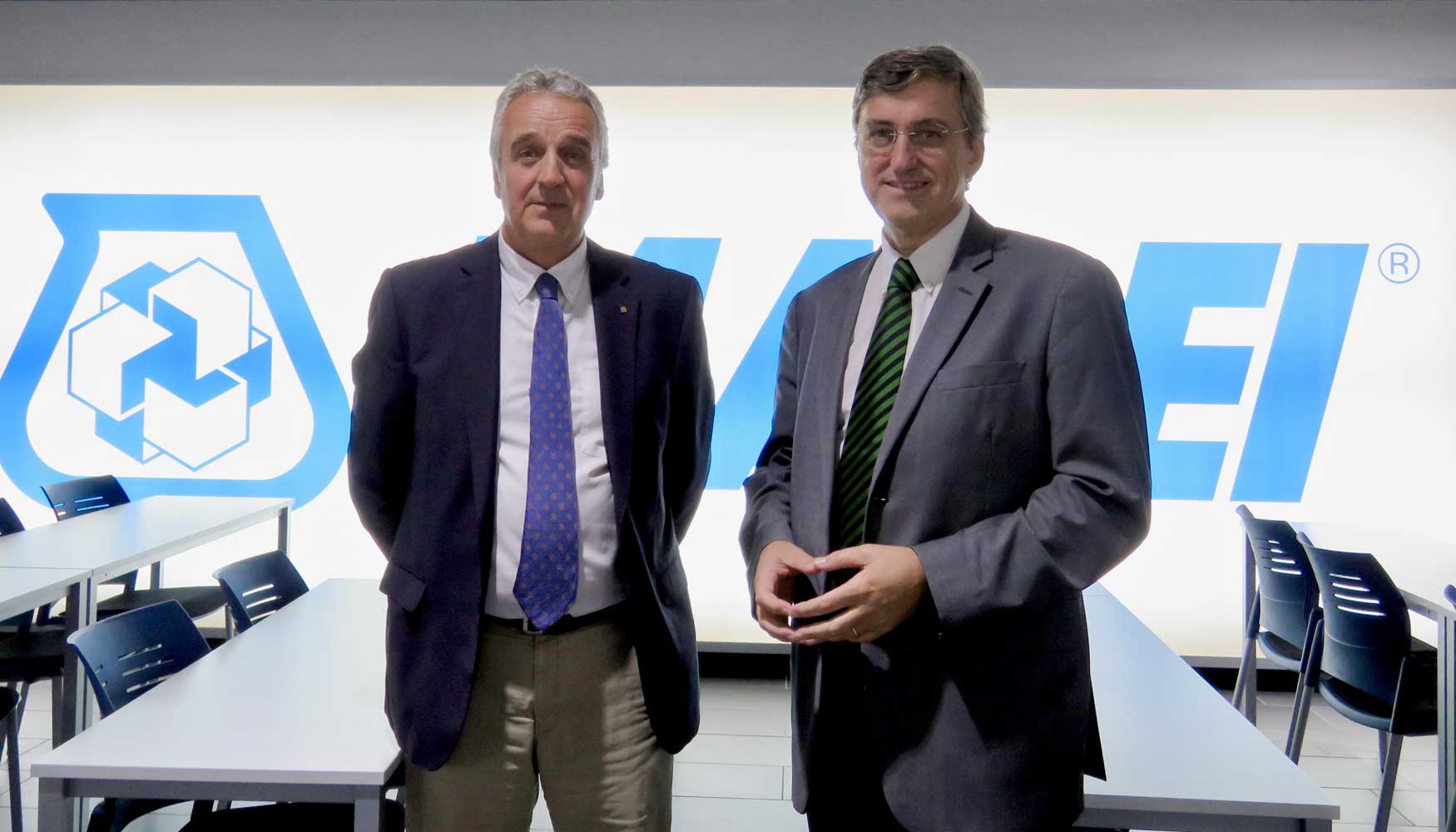 De izquierda a derecha: Francesc Busquets, CEO y director general de Mapei Spain, y Francisco Diguez, director general del ITeC...