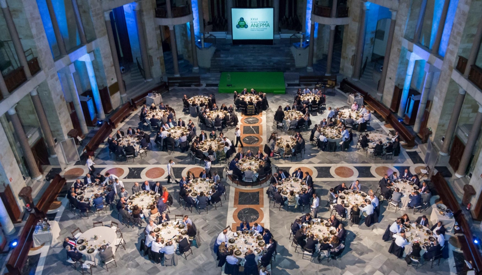 La cena de gala de las Jornadas de Anepma y la entrega de premios 2018 tuvo lugar en la iglesia de la Universidad Laboral de Gijn. Foto: Bittia...