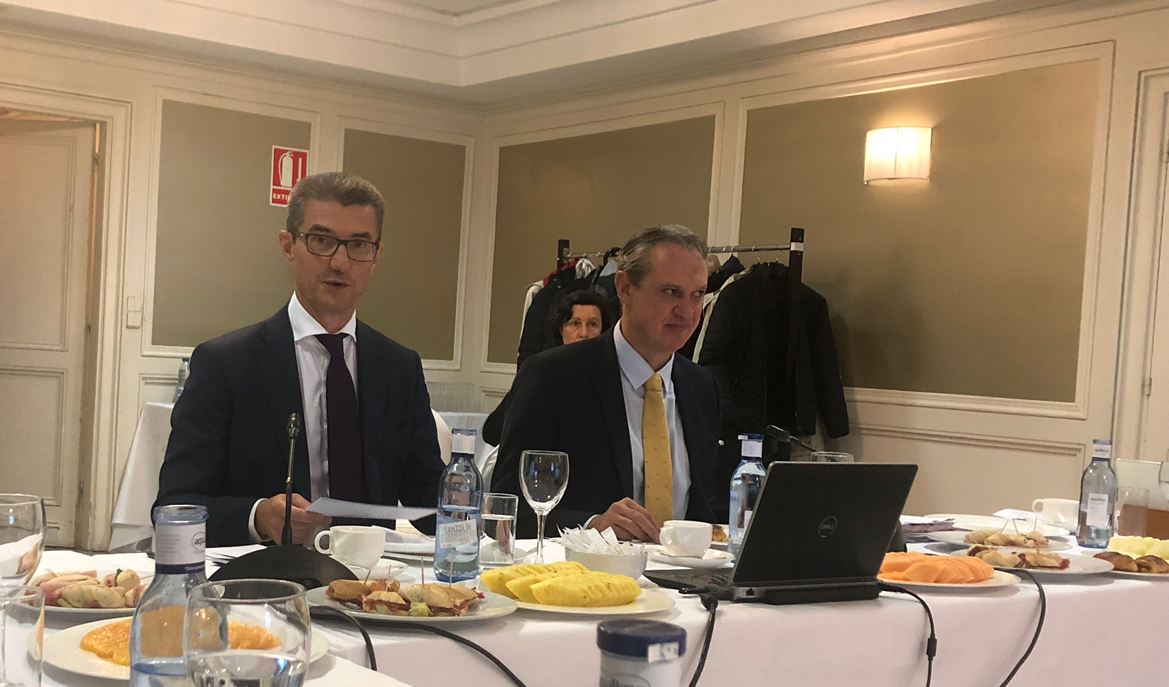 Carles Navarro, nuevo presidente de Feique (a la izquierda de la imagen), y Juan Antonio Labat, director general de la Federacin...