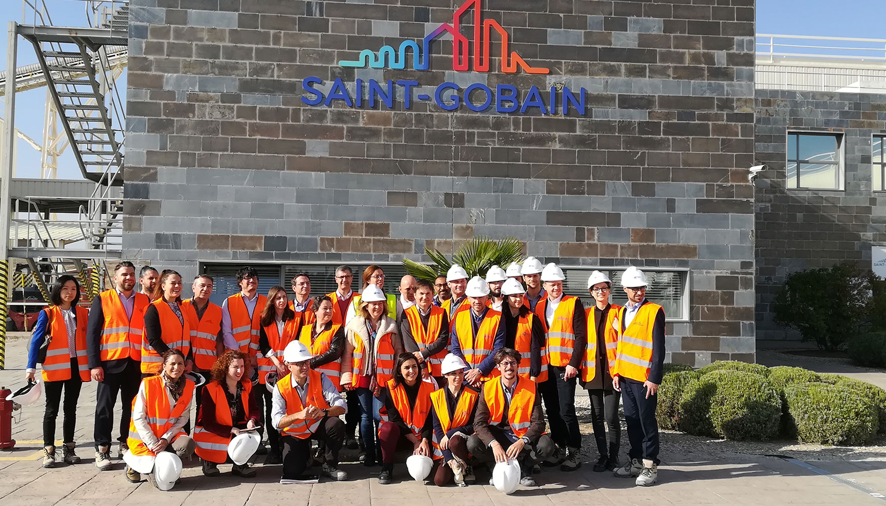 Foto de familia durante la reunin del primer aniversario del proyecto europeo Rezbuild