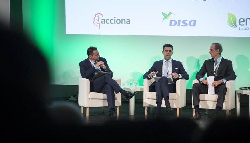 Rull comparti mesa de debate con Santiago Gmez, consejero delegado de Acciona Green Energy, Ignacio Colmeneras...