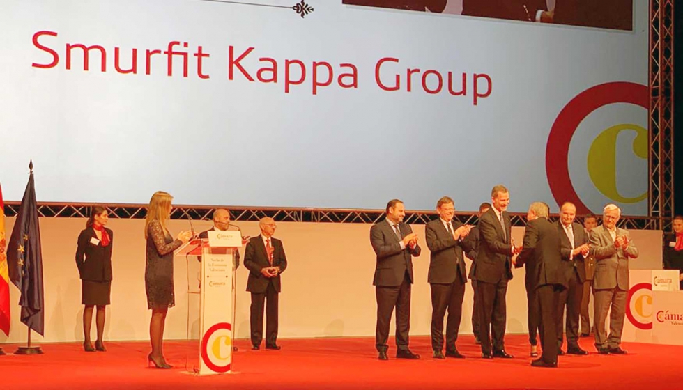 El Rey entrega el galardn a Ignacio Sevillano, CEO de Smurfit Kappa